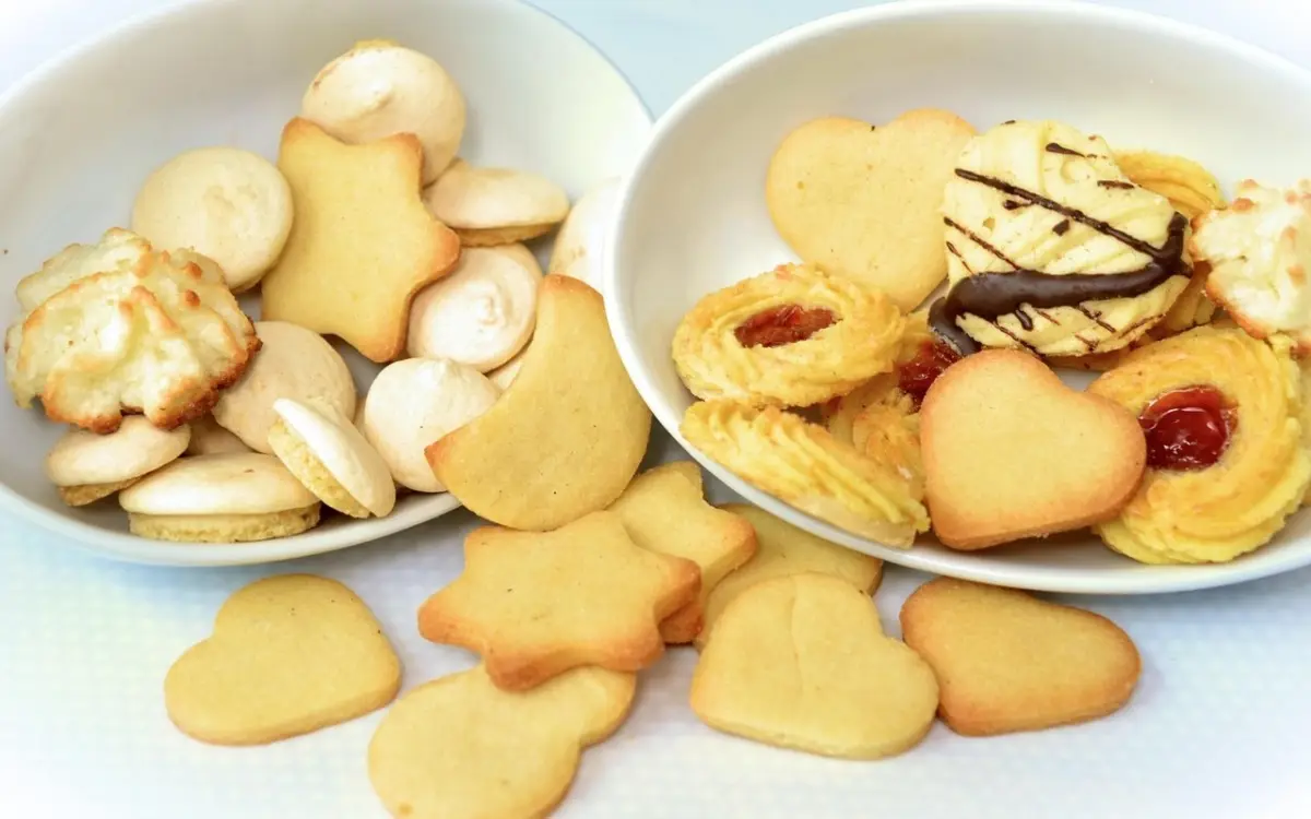 Biscotti al cioccolato con quattro ingredienti (senza farina, burro o olio) Immagine selezionata