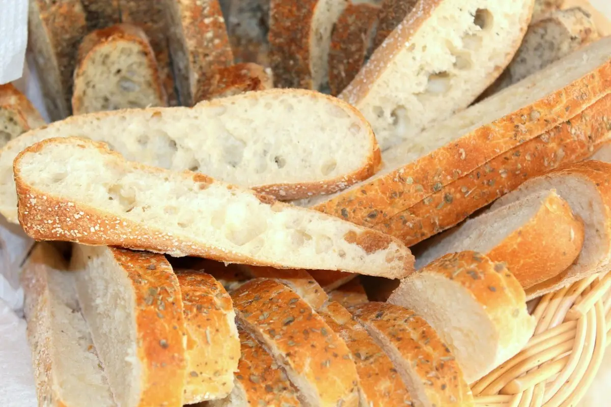 Il pane alleato della salute favorisce la digestione e contribuisce a regolare la glicemia Immagine selezionata