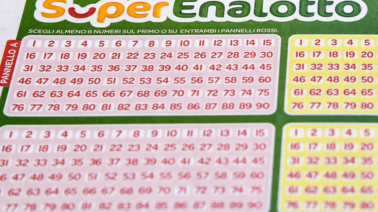 SuperEnalotto da record: due vincitori si dividono il maxi jackpot Immagine selezionata