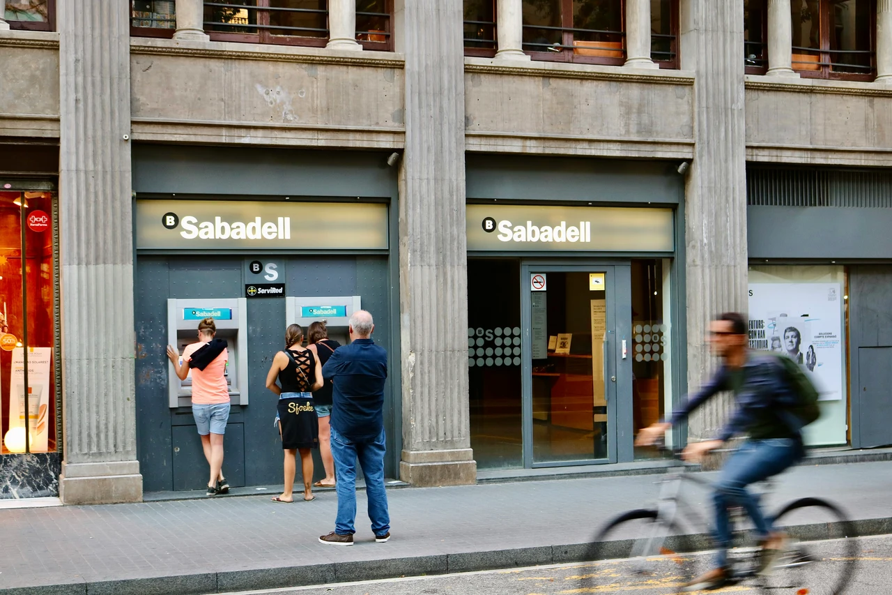 Nuova apertura in città dopo la chiusura di una banca: ecco cosa cambia per i clienti Immagine selezionata