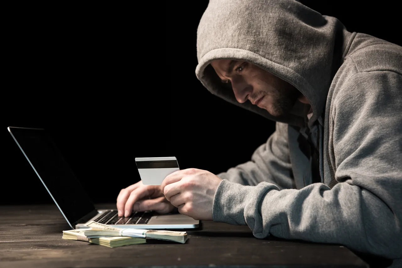 Ecco il lato oscuro: account truccati in vendita online per aggirare ogni controllo Ecco il lato oscuro: account truccati in vendita online per aggirare ogni controllo