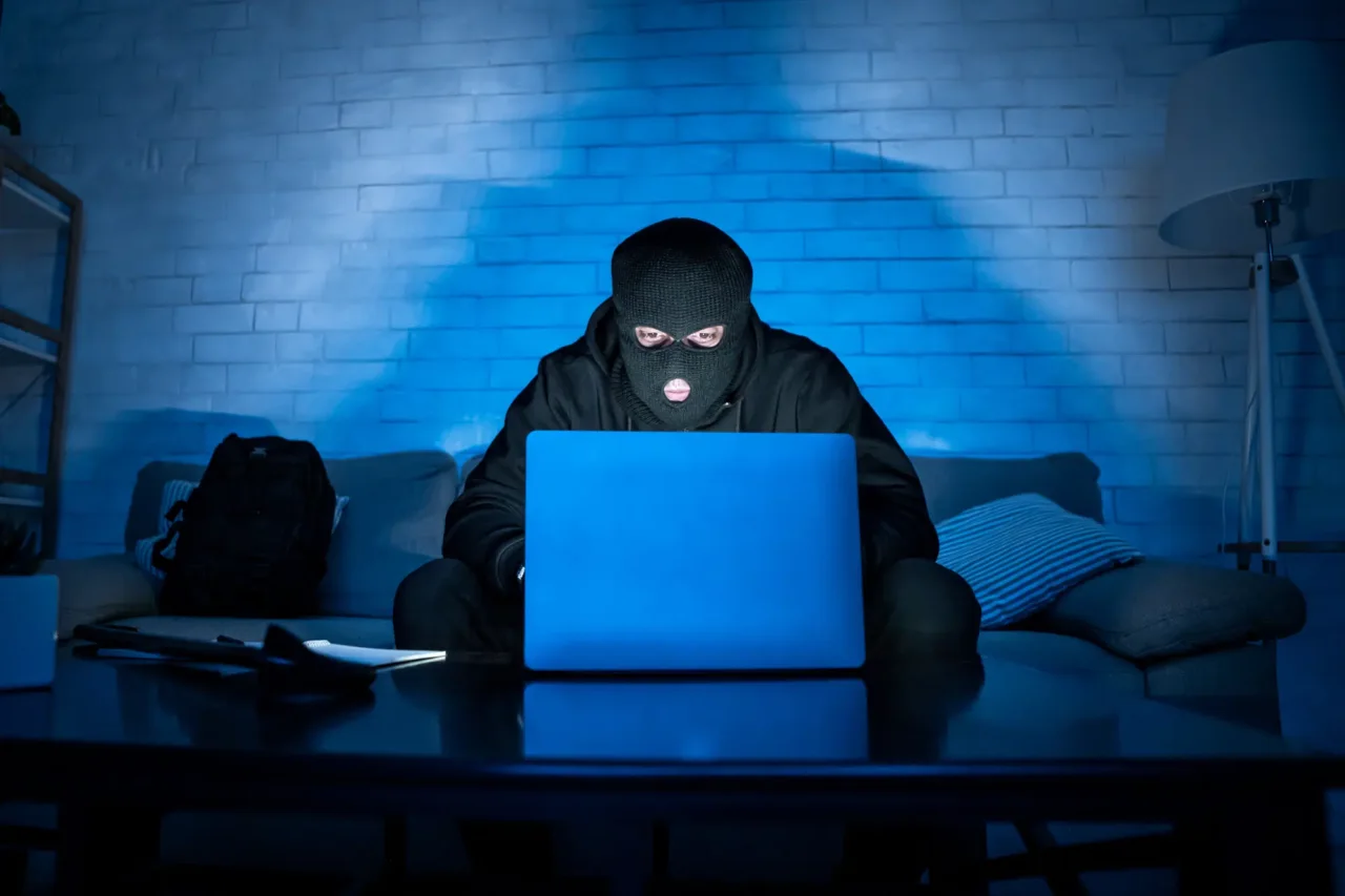 Ecco il lato oscuro: account truccati in vendita online per aggirare ogni controllo Immagine selezionata