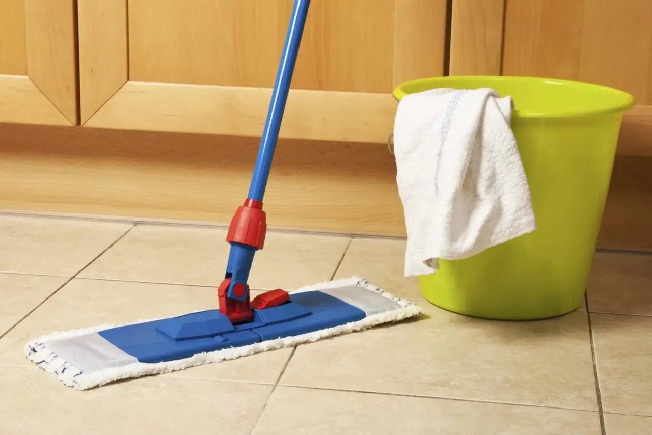 Non lavare i pavimenti con acqua fredda: ecco il motivo che non ti aspetti Non lavare i pavimenti con acqua fredda: ecco il motivo che non ti aspetti