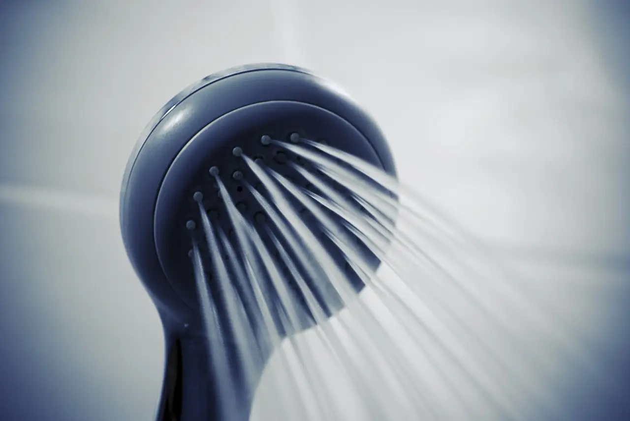 Guida pratica per pulire e igienizzare la doccetta del bidet Guida pratica per pulire e igienizzare la doccetta del bidet