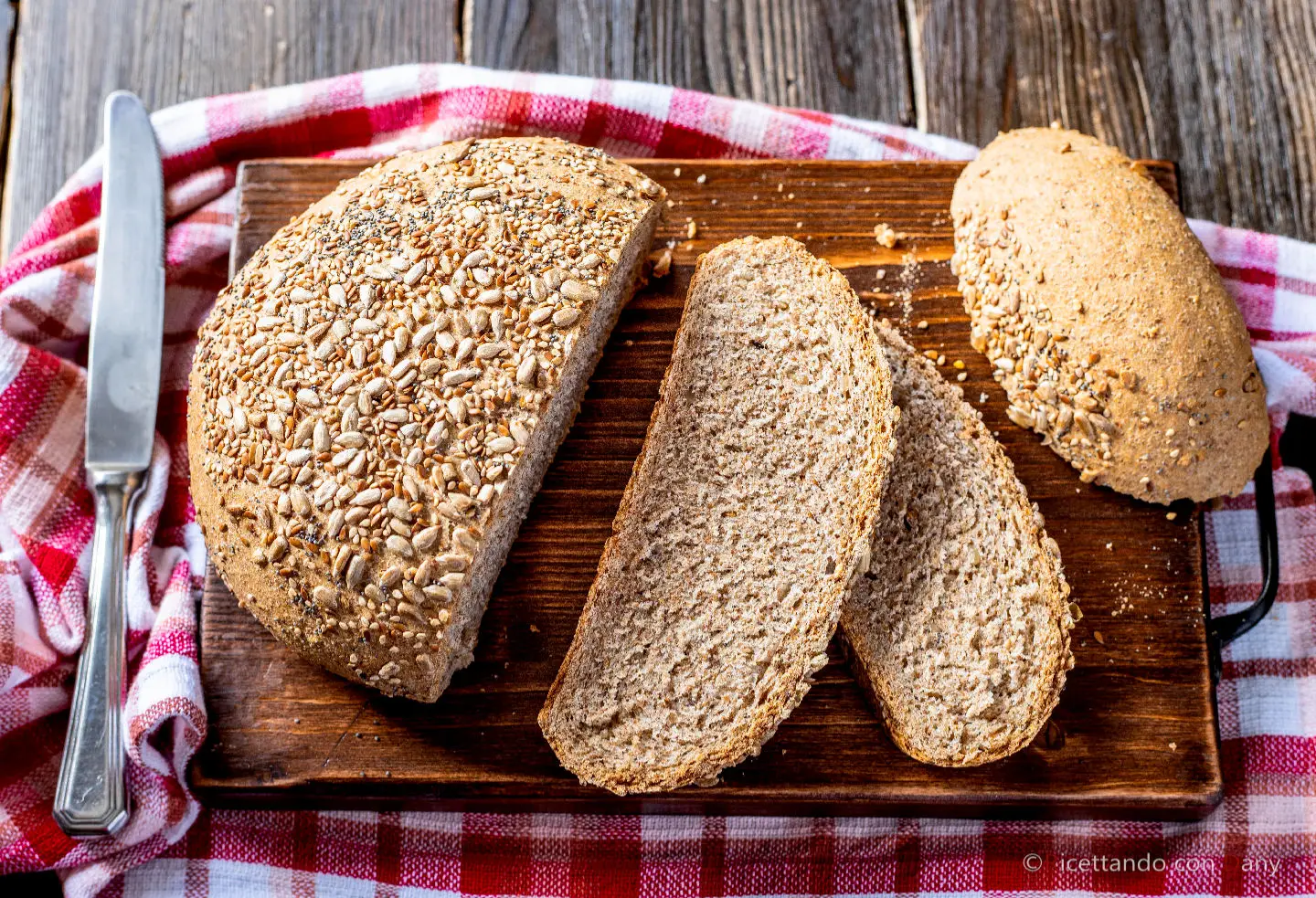 Pane integrale: migliora la digestione e aiuta a controllare la glicemia Pane integrale: migliora la digestione e aiuta a controllare la glicemia